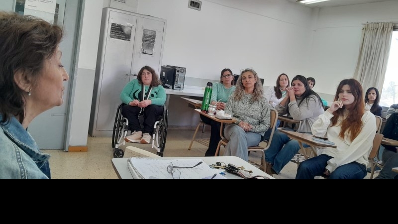 Asamblea Nodocente de base en la Facultad Regional Pacheco