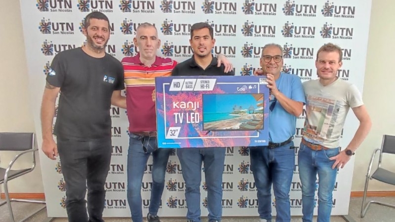 APUTN entregó el Smart TV por su 40° Aniversario en San Nicolás