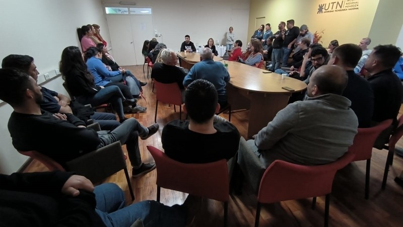 Asamblea Nodocente de base en la Facultad Regional Mendoza