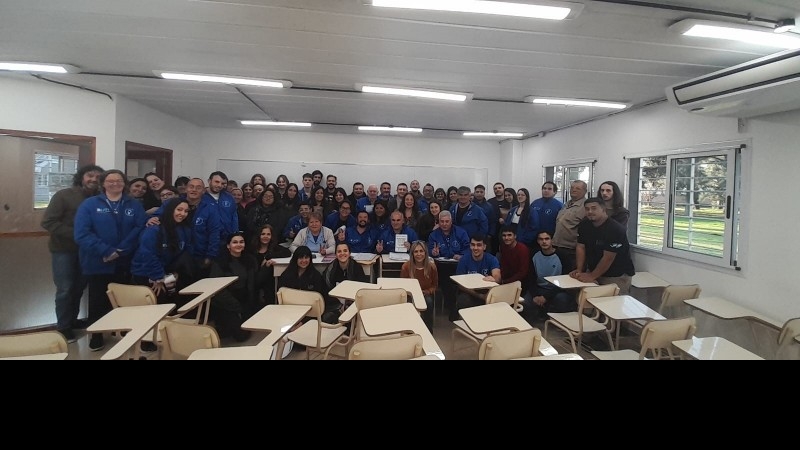 Asamblea Nodocente de base en la Facultad Regional Avellaneda