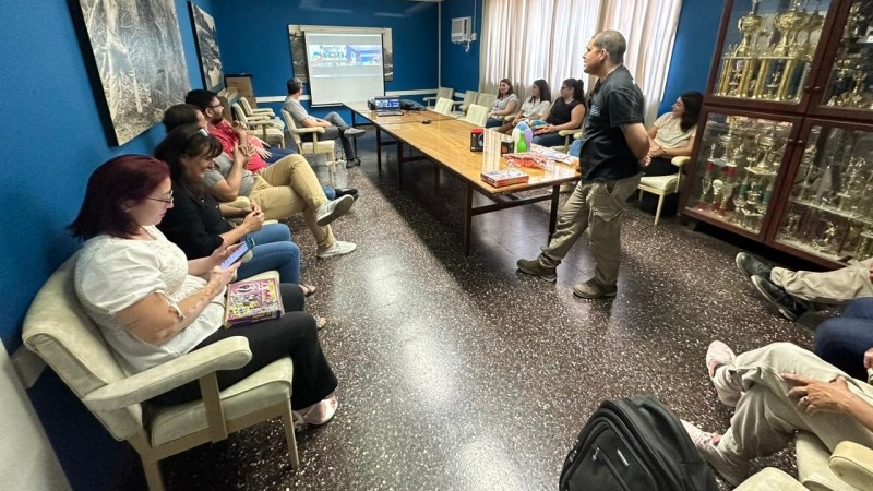 Asamblea Nodocente de base en la Facultad Regional Resistencia