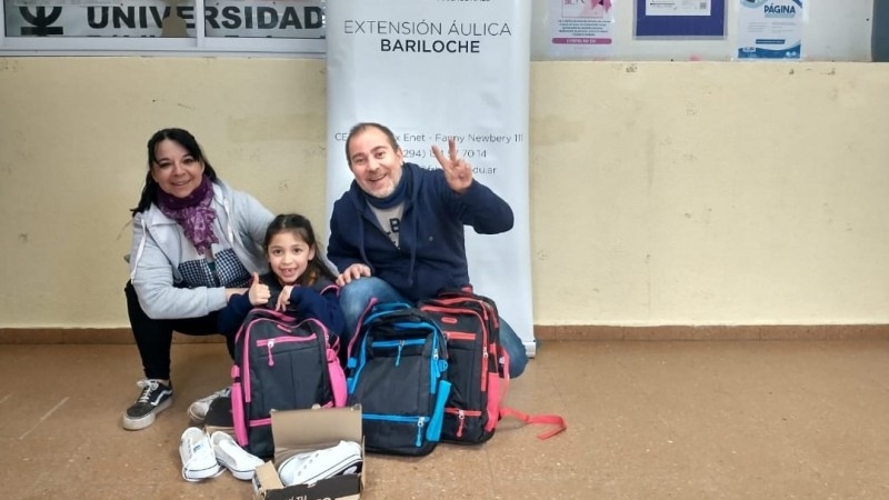 Entrega del subsidio por escolaridad en la Extensión Áulica Bariloche