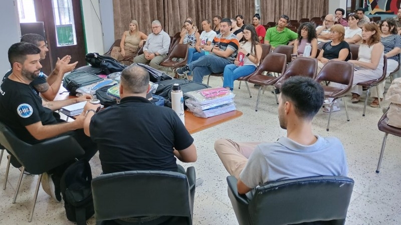 Entrega del subsidio por escolaridad en la Facultad Regional Paran&aacute;