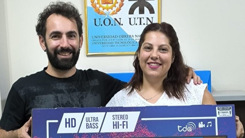 APUTN entregó el Smart TV por su 40° Aniversario en Mendoza