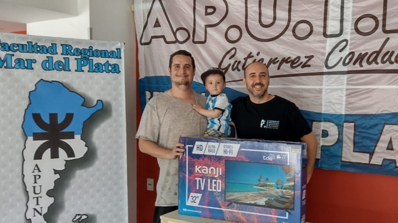 APUTN entregó el Smart TV por su 40° Aniversario en Mar del Plata 