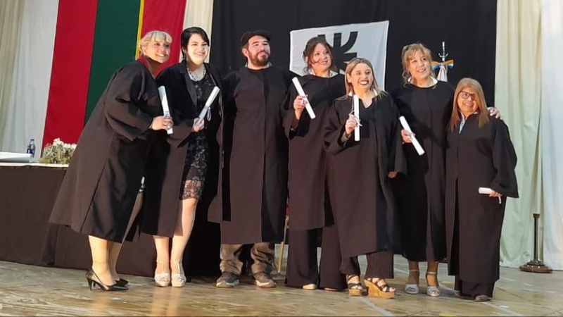 Acto de colación de grado de Licenciados en Administración y Gestión en la Facultad Regional Tierra del Fuego