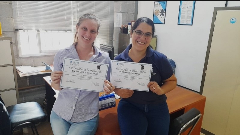 Entrega de certificados correspondientes a la capacitación en Recursos Humanos - Facultad Regional Reconquista 