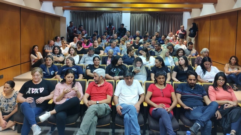 Asamblea Nodocente de base y entrega del subsidio por escolaridad en la Facultad Regional Córdoba